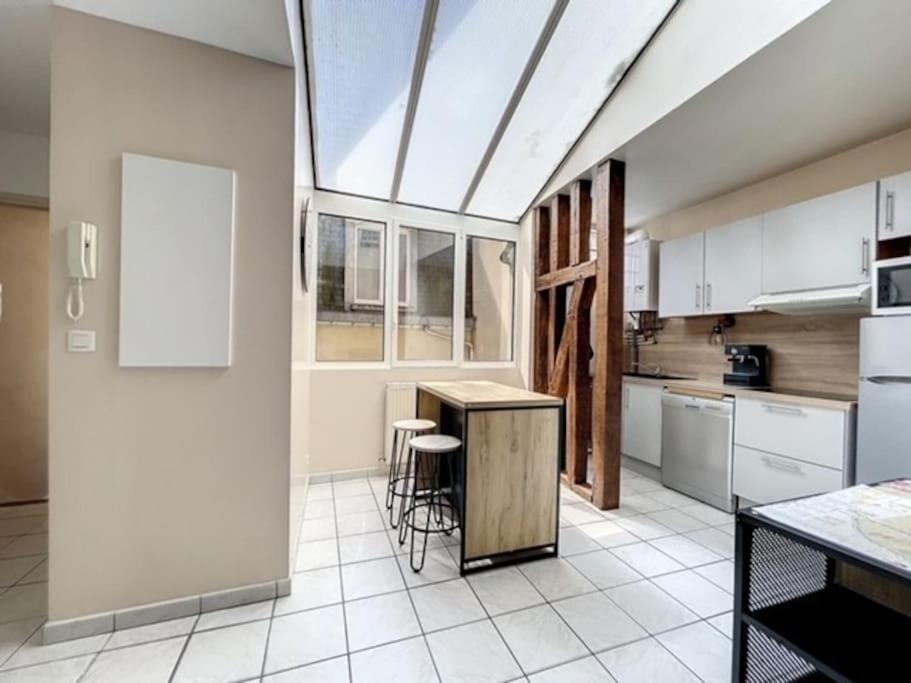 Appartement Au Coeur De Troyes Esterno foto