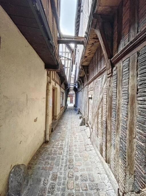 Appartement Au Coeur De Troyes Esterno foto