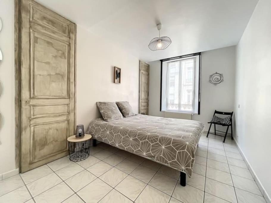 Appartement Au Coeur De Troyes Esterno foto