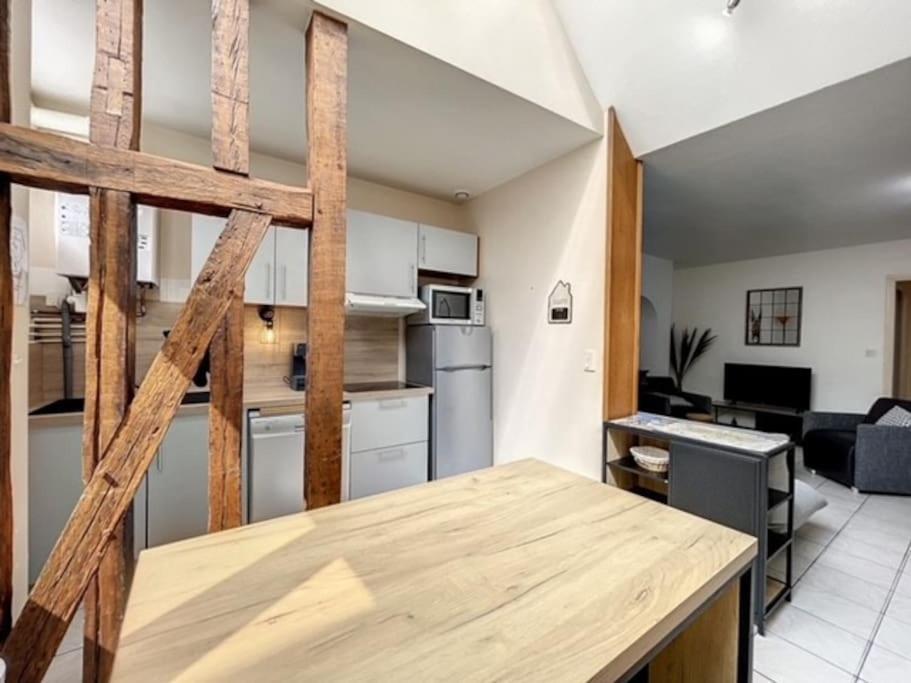 Appartement Au Coeur De Troyes Esterno foto